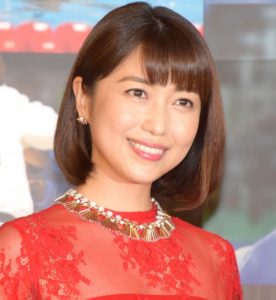 新妻聖子が整形でシワ消し 化粧も白浮きする 芸能人の気になる疑問を追跡 考察 エンタスタイル