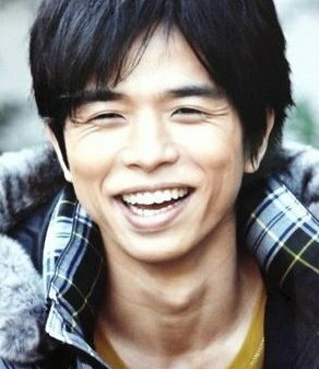 井ノ原快彦は笑うと目が二重になる