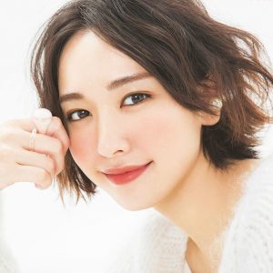 ガッキーの目と鼻整形は有名な話 デビュー時こんな顔だった 芸能人の気になる疑問を追跡 考察 エンタスタイル