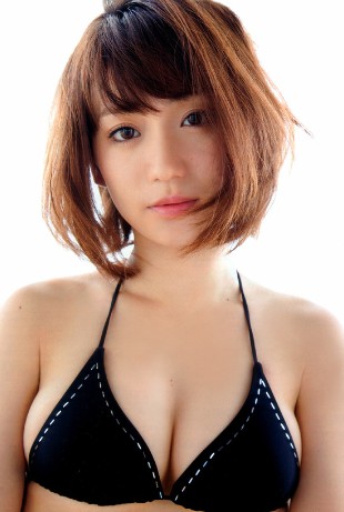 大島優子は豊胸だけで顔は整形してない！歯並びそろそろ治したらどう？